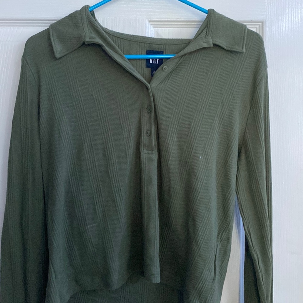 NWT!! Gap Green Long Sleeve Shirt With Buttons and Collar
